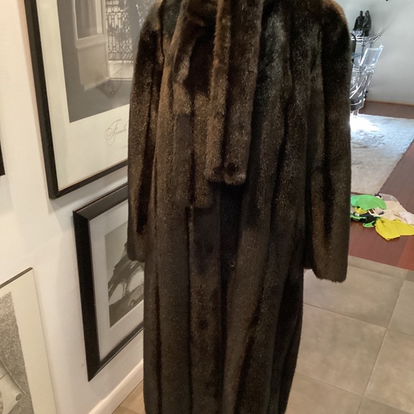 Tissavel France Vintage Faux Fur Coat HAS XTRA TIE DETAILS. EXQUISITE COAT - Picture 1 of 11